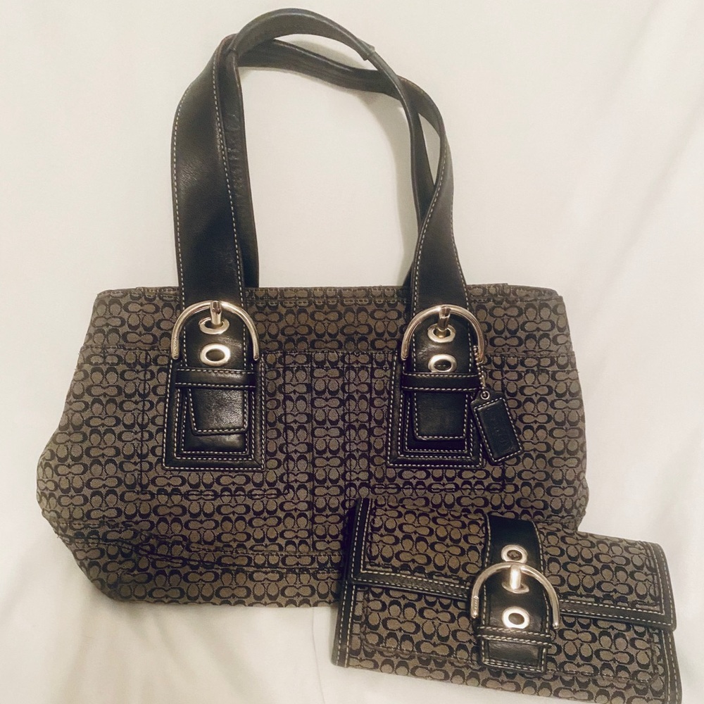 Authentic Coach Hampton medium handbag and wallet
